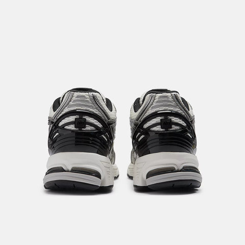 New Balance 1906R Metallic zilver M1906RER